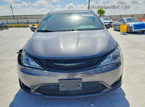 2C4RC1FG7JR361936 2018 CHRYSLER PACIFICA Gray Widok z przodu
