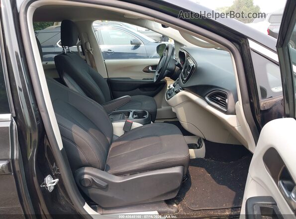 2C4RC1FG7KR516177 2019 CHRYSLER PACIFICA Black Front interior view