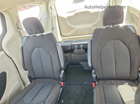 2C4RC1FG7LR148004 2020 CHRYSLER PACIFICA Black Rear seats view