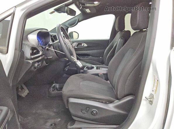 2C4RC1FG9PR556610 2023 CHRYSLER PACIFICA White Front interior view
