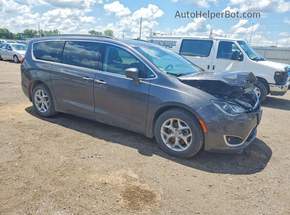 2C4RC1FGXKR561825 2019 CHRYSLER PACIFICA Gray Front right
