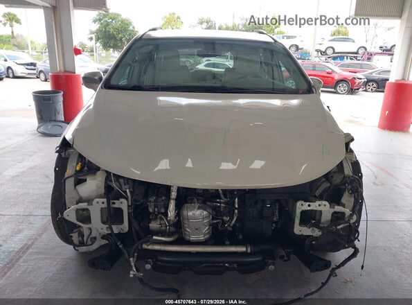 2C4RC1GG0HR592539 2017 CHRYSLER PACIFICA Cream Rear interior view