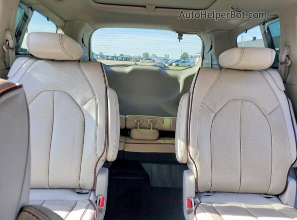 2C4RC1GG0JR122551 2018 CHRYSLER PACIFICA Серый Вид задних сидений
