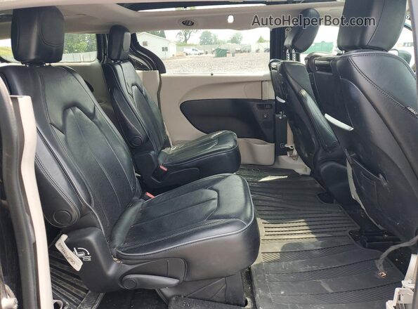2C4RC1GG0JR232953 2018 CHRYSLER PACIFICA Black უკანა სალონის ხედი