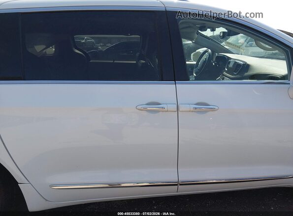 2C4RC1GG0JR314519 2018 CHRYSLER PACIFICA White უკანა სალონის ხედი