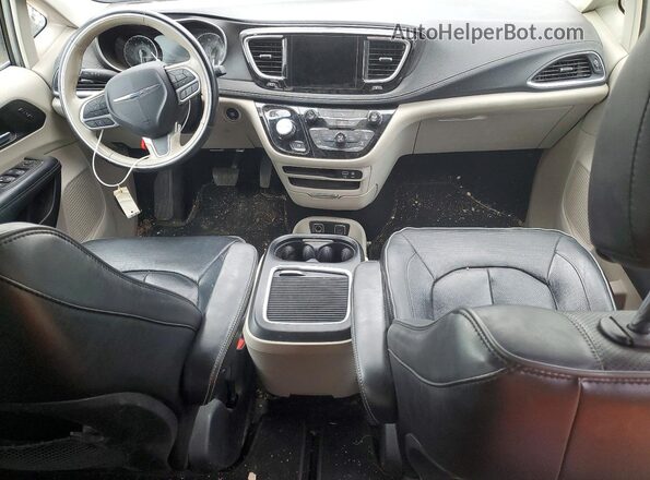 2C4RC1GG0LR115067 2020 CHRYSLER PACIFICA Silver Vista del salpicadero