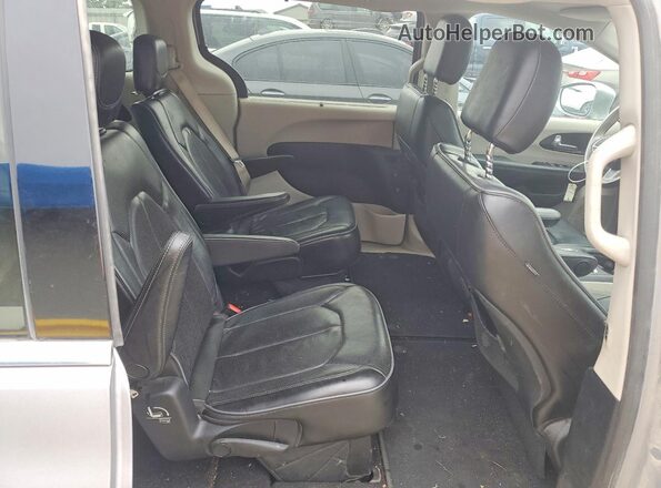 2C4RC1GG0LR115067 2020 CHRYSLER PACIFICA Silver Vista interior trasera
