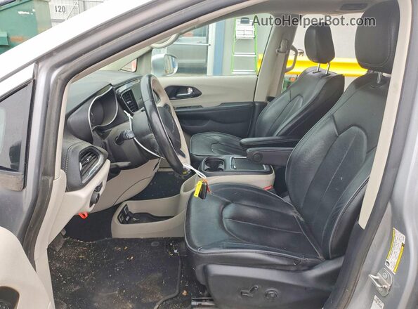 2C4RC1GG0LR115067 2020 CHRYSLER PACIFICA Silver Vista interior delantera