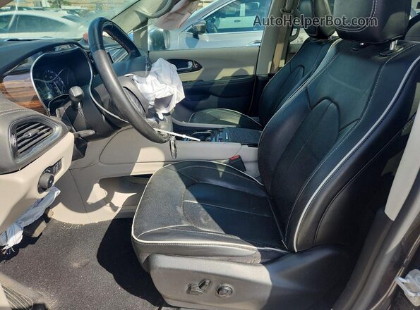 2C4RC1GG0NR175773 2022 CHRYSLER PACIFICA Gray Widok wnętrza z przodu