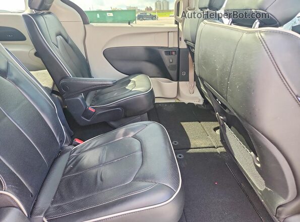 2C4RC1GG0NR175773 2022 CHRYSLER PACIFICA Gray Widok wnętrza z tyłu