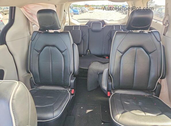 2C4RC1GG0NR175773 2022 CHRYSLER PACIFICA Gray Widok tylnych siedzeń