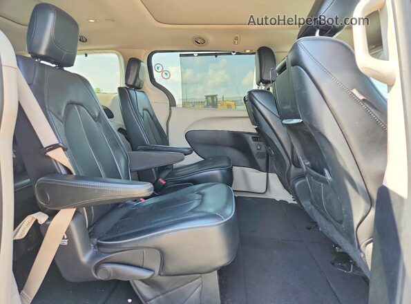 2C4RC1GG1HR748071 2017 CHRYSLER PACIFICA Black Вид задньої частини салону