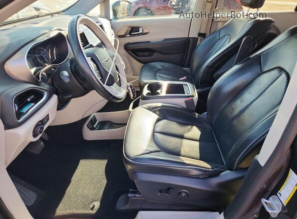 2C4RC1GG1KR738535 2019 CHRYSLER PACIFICA Gray Vista interior delantera