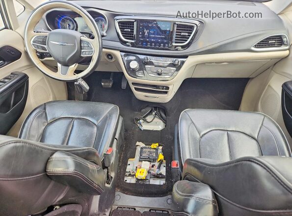 2C4RC1GG1LR187492 2020 CHRYSLER PACIFICA Серый Вид панели приборов