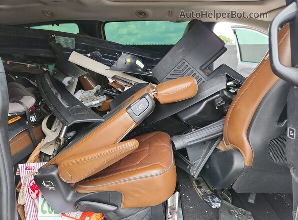 2C4RC1GG2HR545481 2017 CHRYSLER PACIFICA Cream Rear interior view