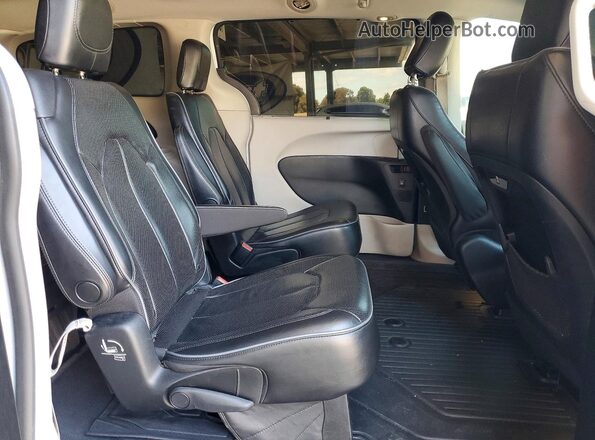 2C4RC1GG2JR170892 2018 CHRYSLER PACIFICA White უკანა სალონის ხედი