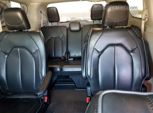 2C4RC1GG2JR170892 2018 CHRYSLER PACIFICA White უკანა სავარძლების ხედი