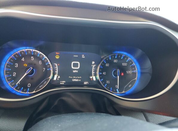 2C4RC1GG2JR170892 2018 CHRYSLER PACIFICA White ხელსაწყოთა პანელის ხედი