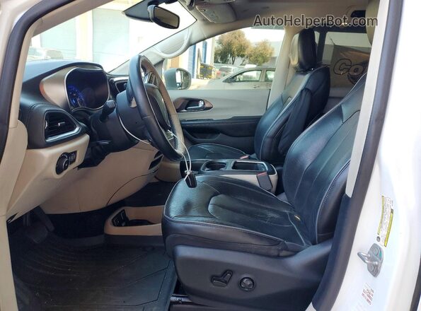 2C4RC1GG2JR170892 2018 CHRYSLER PACIFICA White წინა სალონის ხედი