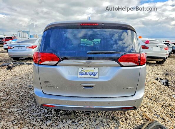 2C4RC1GG3HR528723 2017 CHRYSLER PACIFICA Серебряный Вид сзади