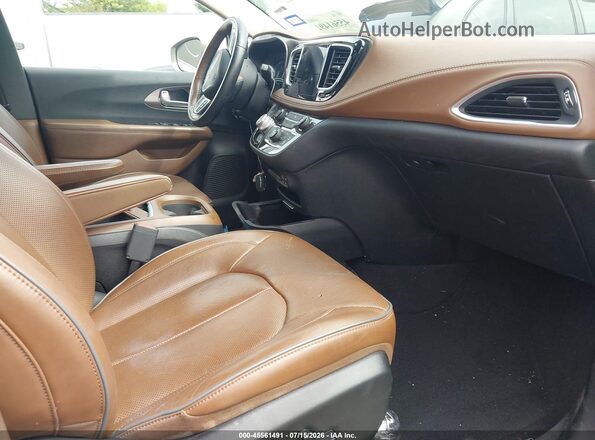 2C4RC1GG3JR193100 2018 CHRYSLER PACIFICA Beige Widok wnętrza z przodu