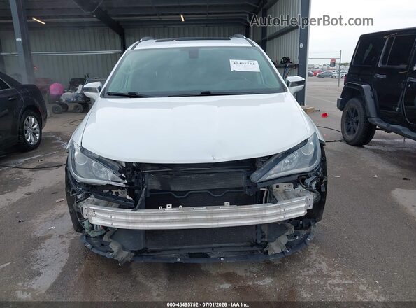 2C4RC1GG3JR232719 2018 CHRYSLER PACIFICA White უკანა სალონის ხედი