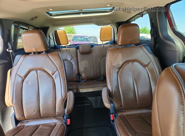 2C4RC1GG3JR321741 2018 CHRYSLER PACIFICA Maroon Հետևի նստատեղերի տեսք