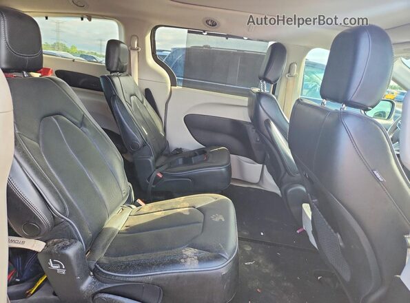 2C4RC1GG3JR322338 2018 CHRYSLER PACIFICA Gray Հետևի նստատեղերի տեսք