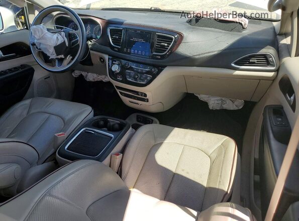2C4RC1GG3JR352987 2018 CHRYSLER PACIFICA Белый Вид панели приборов