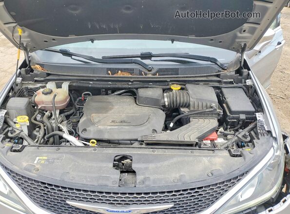 2C4RC1GG3KR653440 2019 CHRYSLER PACIFICA Silver Widok komory silnika