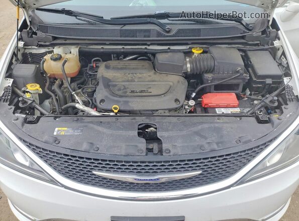 2C4RC1GG3KR730517 2019 CHRYSLER PACIFICA White Engine compartment view