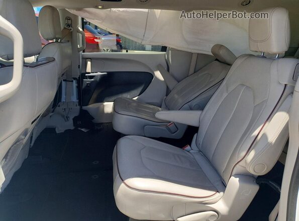 2C4RC1GG3LR272592 2020 CHRYSLER PACIFICA White Rear interior view