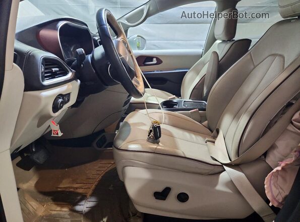 2C4RC1GG4HR591474 2017 CHRYSLER PACIFICA Cream წინა სალონის ხედი