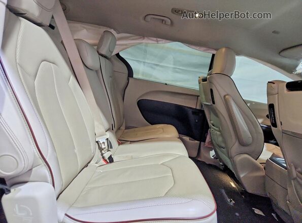 2C4RC1GG4HR591474 2017 CHRYSLER PACIFICA Cream უკანა სალონის ხედი
