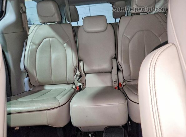 2C4RC1GG4HR591474 2017 CHRYSLER PACIFICA Cream უკანა სავარძლების ხედი