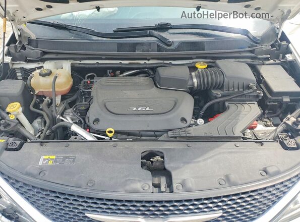 2C4RC1GG4HR751871 2017 CHRYSLER PACIFICA White Engine compartment view