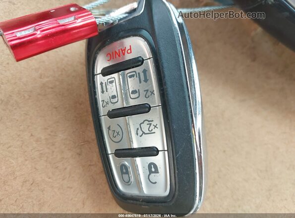 2C4RC1GG4JR186480 2018 CHRYSLER PACIFICA Серый Вид панели приборов