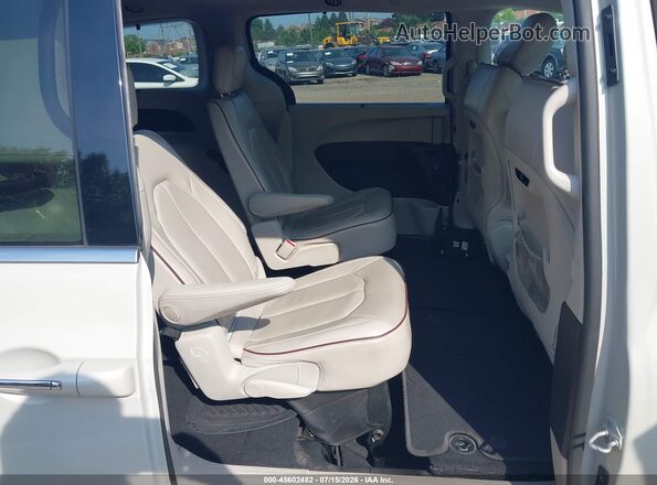 2C4RC1GG4LR163042 2020 CHRYSLER PACIFICA Silver VIN կոդի պիտակի տեսք