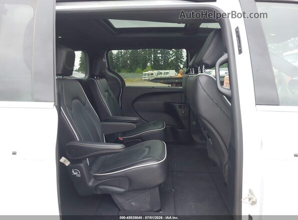 2C4RC1GG4TR206004 2026 CHRYSLER PACIFICA White VIN კოდის სტიკერის ხედი