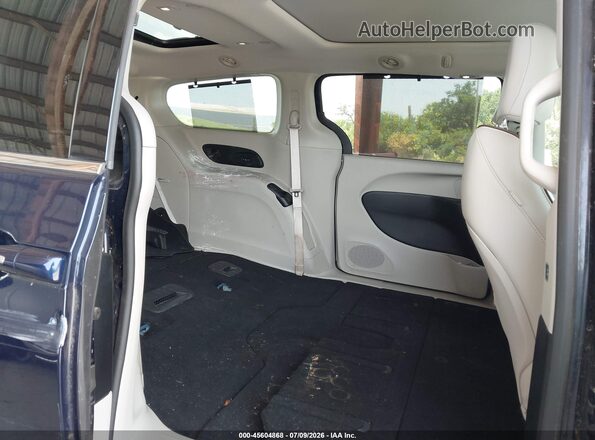2C4RC1GG5HR599552 2017 CHRYSLER PACIFICA Blue Widok naklejki z numerem VIN