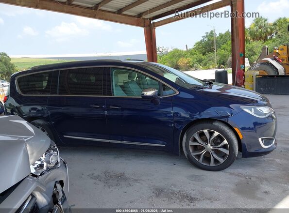 2C4RC1GG5HR599552 2017 CHRYSLER PACIFICA Blue Widok wnętrza z tyłu