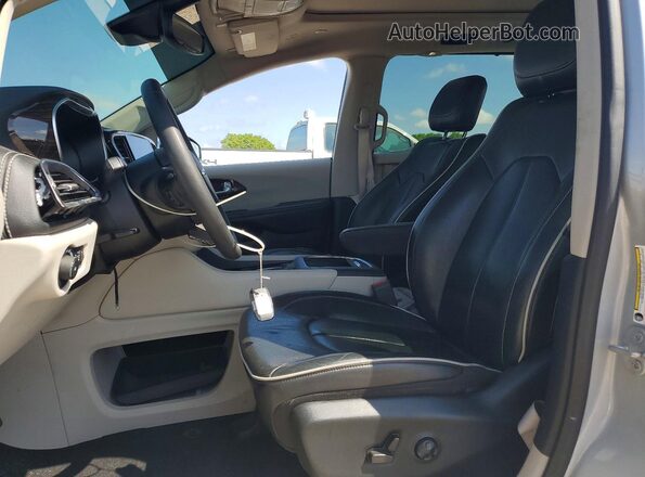 2C4RC1GG5PR506169 2023 CHRYSLER PACIFICA Silver წინა სალონის ხედი