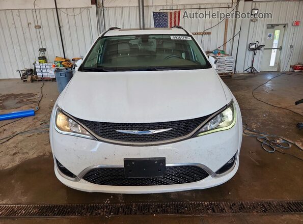 2C4RC1GG6JR121002 2018 CHRYSLER PACIFICA White Вид спереду
