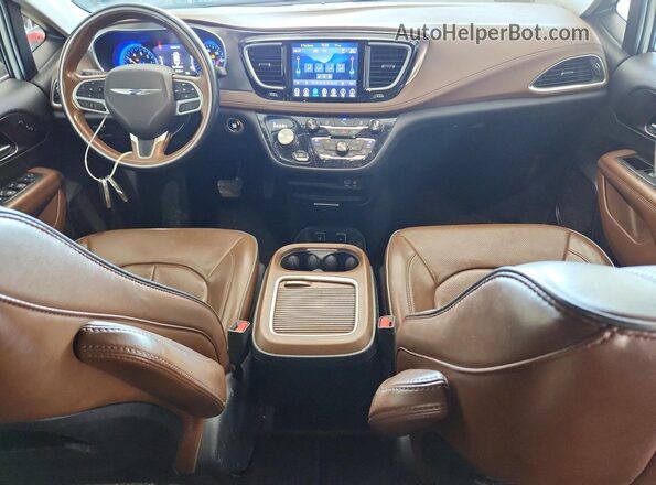 2C4RC1GG6JR121002 2018 CHRYSLER PACIFICA White Вид панелі приладів