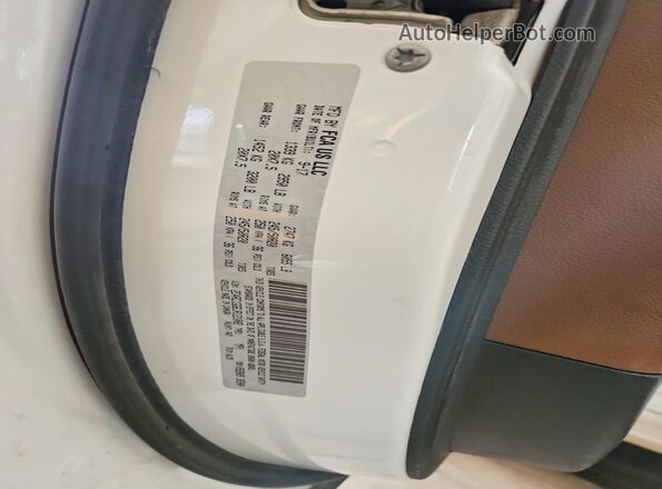2C4RC1GG6JR121002 2018 CHRYSLER PACIFICA White Вид наклейки з VIN-кодом