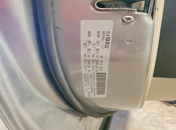 2C4RC1GG6JR130878 2018 CHRYSLER PACIFICA Silver VIN կոդի պիտակի տեսք