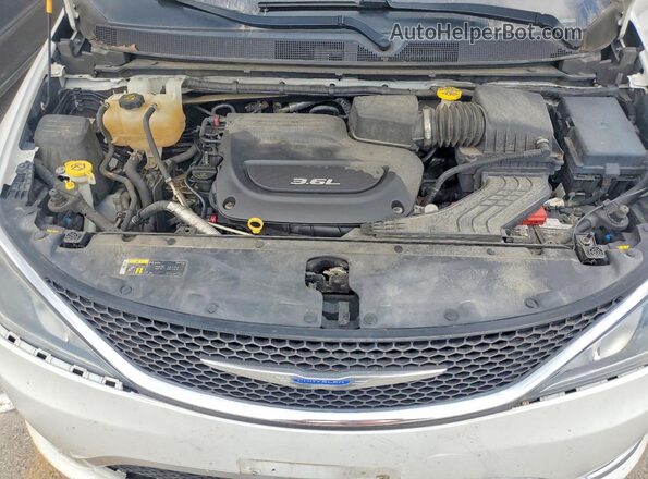 2C4RC1GG6JR314279 2018 CHRYSLER PACIFICA White Widok z tyłu