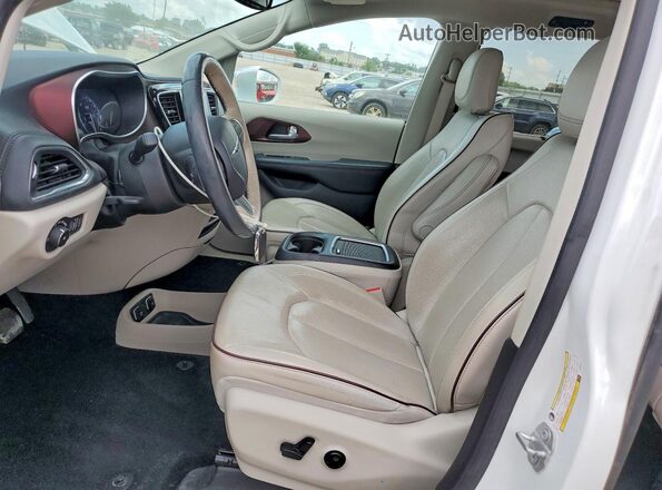 2C4RC1GG6LR136411 2020 CHRYSLER PACIFICA White Vista interior delantera