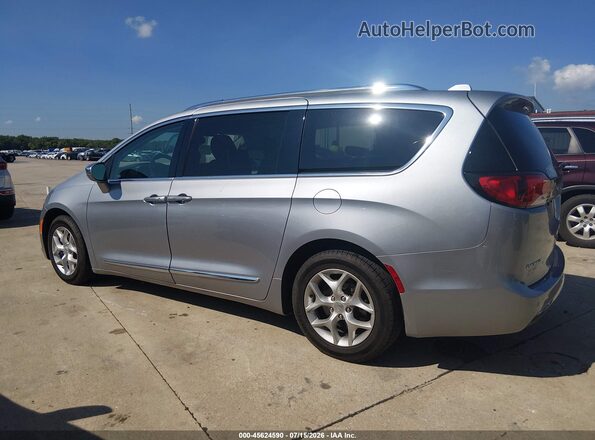 2C4RC1GG7KR731816 2019 CHRYSLER PACIFICA Silver Вид задньої частини салону