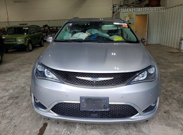 2C4RC1GG8JR226267 2018 CHRYSLER PACIFICA Silver Вид спереду